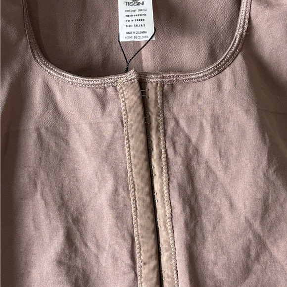 ISSI Women's Shapewear Bodysuit in Warm Brown - Picture 6 of 6